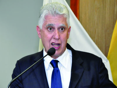 Adilson Quadros